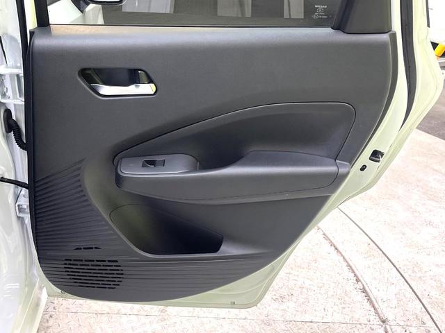 ノート Ｘ　衝突軽減　バックカメラ　ＳＤナビ　禁煙車　コーナーセンサー　スマートキー　ＬＥＤヘッド　ＥＴＣ　オートハイビーム　車線逸脱警報　オートエアコン　Ｂｌｕｅｔｏｏｔｈ　踏み間違い防止装置　盗難防止装置（47枚目）