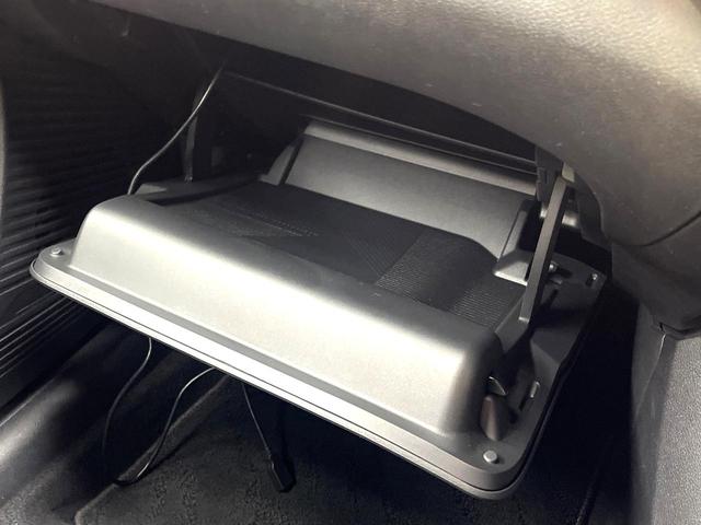 ノート Ｘ　衝突軽減　バックカメラ　ＳＤナビ　禁煙車　コーナーセンサー　スマートキー　ＬＥＤヘッド　ＥＴＣ　オートハイビーム　車線逸脱警報　オートエアコン　Ｂｌｕｅｔｏｏｔｈ　踏み間違い防止装置　盗難防止装置（49枚目）