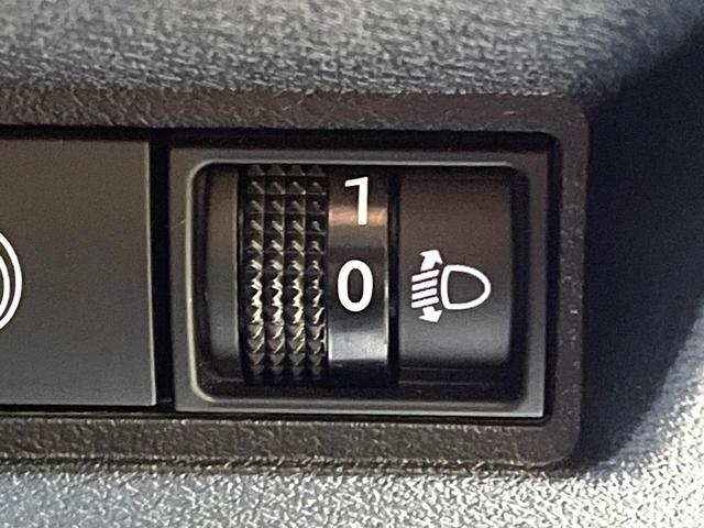 ノート Ｘ　衝突軽減　バックカメラ　ＳＤナビ　禁煙車　コーナーセンサー　スマートキー　ＬＥＤヘッド　ＥＴＣ　オートハイビーム　車線逸脱警報　オートエアコン　Ｂｌｕｅｔｏｏｔｈ　踏み間違い防止装置　盗難防止装置（56枚目）