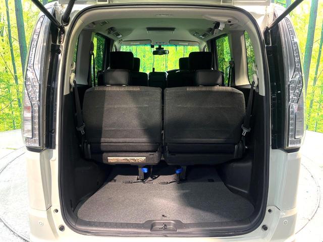 セレナ ハイウェイスター　Ｖセレ＋セーフティＩＩ　ＳＨＶ　両側電動スライドドア　純正８型ナビ　フリップダウンモニター　全周囲カメラ　衝突軽減装置　禁煙車　ドラレコ　コーナーセンサー　ＬＥＤヘッドライト　ＥＴＣ　車線逸脱警報　ｂｌｕｅｔｏｏｔｈ再生（51枚目）