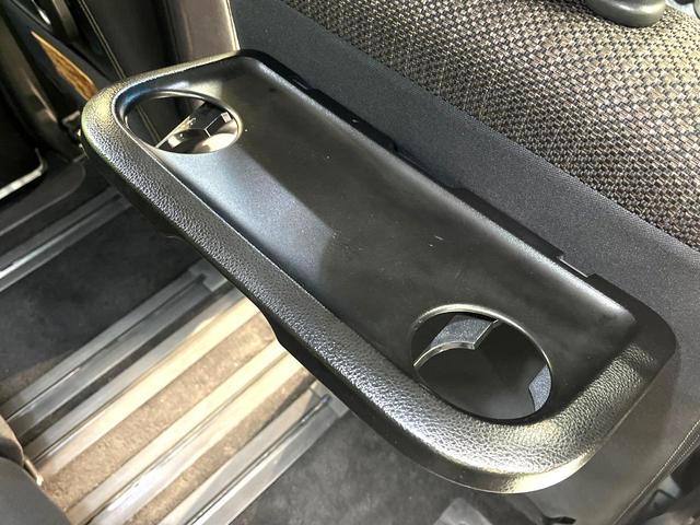 セレナ ハイウェイスター　Ｖセレ＋セーフティＩＩ　ＳＨＶ　両側電動スライドドア　純正８型ナビ　フリップダウンモニター　全周囲カメラ　衝突軽減装置　禁煙車　ドラレコ　コーナーセンサー　ＬＥＤヘッドライト　ＥＴＣ　車線逸脱警報　ｂｌｕｅｔｏｏｔｈ再生（61枚目）