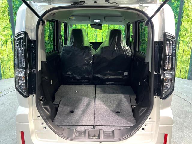 ���i�̂���������ʋ΁A���}���ɏ\���ȉ׎��X�y�[�X���m�ۂ��Ă���܂��B�Z�J���h�V�[�g��|���ƁA�傫�ȉו��̐ύڂ��\�ł���