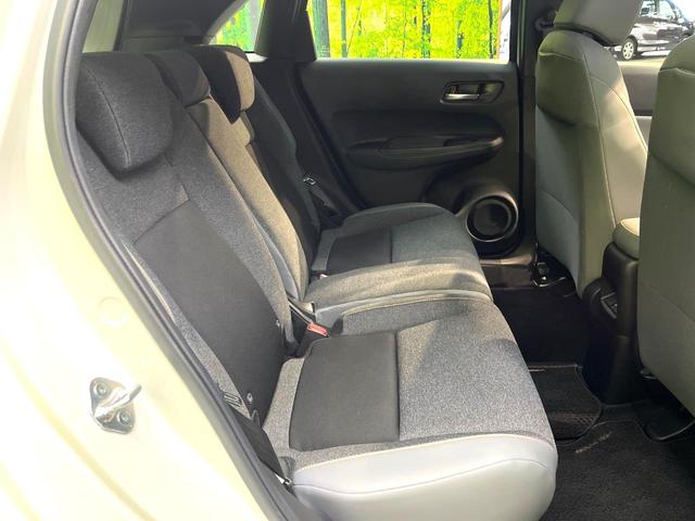 フィット ｅ：ＨＥＶ　ＲＳ　禁煙車　ホンダセンシング　アダプティブクルーズ　９型ホンダコネクト　バックカメラ　フルセグ　ドライブレコーダー　ＥＴＣ２．０　Ｂｌｕｅｔｏｏｔｈ　ハーフレザーシート　ＬＥＤヘッド　クリアランスソナー（9枚目）