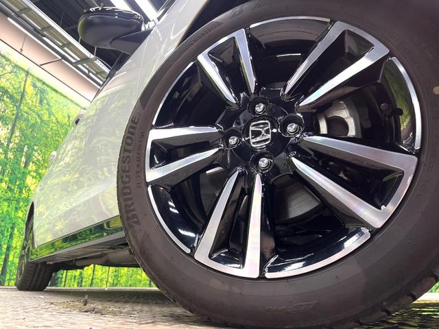 フィット ｅ：ＨＥＶ　ＲＳ　禁煙車　ホンダセンシング　アダプティブクルーズ　９型ホンダコネクト　バックカメラ　フルセグ　ドライブレコーダー　ＥＴＣ２．０　Ｂｌｕｅｔｏｏｔｈ　ハーフレザーシート　ＬＥＤヘッド　クリアランスソナー（13枚目）