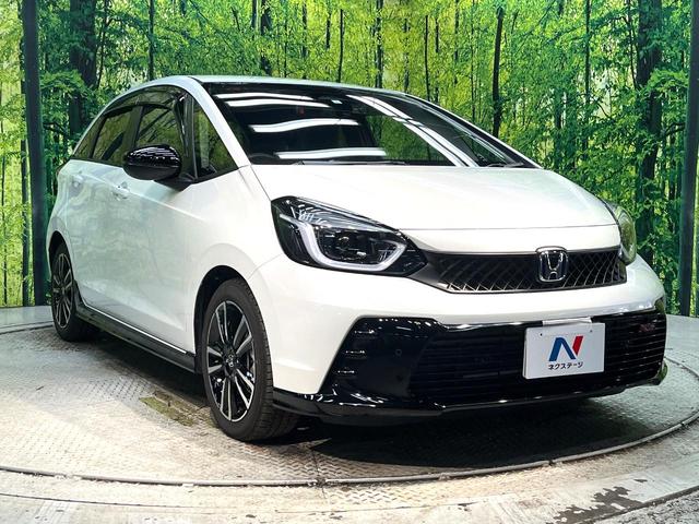 フィット ｅ：ＨＥＶ　ＲＳ　禁煙車　ホンダセンシング　アダプティブクルーズ　９型ホンダコネクト　バックカメラ　フルセグ　ドライブレコーダー　ＥＴＣ２．０　Ｂｌｕｅｔｏｏｔｈ　ハーフレザーシート　ＬＥＤヘッド　クリアランスソナー（16枚目）