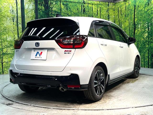 フィット ｅ：ＨＥＶ　ＲＳ　禁煙車　ホンダセンシング　アダプティブクルーズ　９型ホンダコネクト　バックカメラ　フルセグ　ドライブレコーダー　ＥＴＣ２．０　Ｂｌｕｅｔｏｏｔｈ　ハーフレザーシート　ＬＥＤヘッド　クリアランスソナー（17枚目）