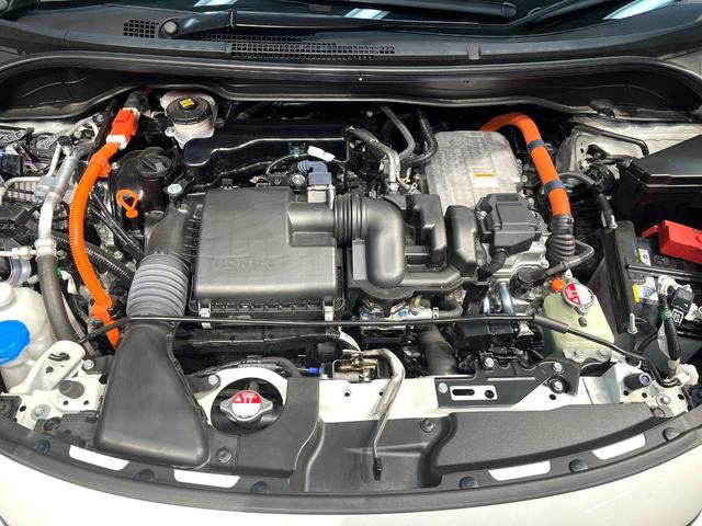 フィット ｅ：ＨＥＶ　ＲＳ　禁煙車　ホンダセンシング　アダプティブクルーズ　９型ホンダコネクト　バックカメラ　フルセグ　ドライブレコーダー　ＥＴＣ２．０　Ｂｌｕｅｔｏｏｔｈ　ハーフレザーシート　ＬＥＤヘッド　クリアランスソナー（18枚目）