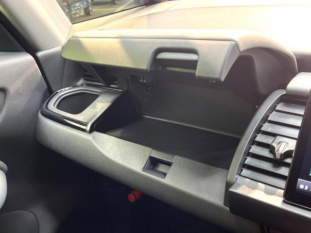 フィット ｅ：ＨＥＶ　ＲＳ　禁煙車　ホンダセンシング　アダプティブクルーズ　９型ホンダコネクト　バックカメラ　フルセグ　ドライブレコーダー　ＥＴＣ２．０　Ｂｌｕｅｔｏｏｔｈ　ハーフレザーシート　ＬＥＤヘッド　クリアランスソナー（51枚目）