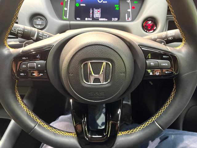 フィット ｅ：ＨＥＶ　ＲＳ　禁煙車　ホンダセンシング　アダプティブクルーズ　９型ホンダコネクト　バックカメラ　フルセグ　ドライブレコーダー　ＥＴＣ２．０　Ｂｌｕｅｔｏｏｔｈ　ハーフレザーシート　ＬＥＤヘッド　クリアランスソナー（61枚目）