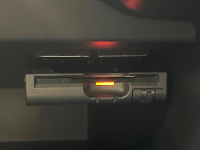 ノート Ｘ　禁煙車　純正ＳＤナビ　バックカメラ　衝突被害軽減システム　Ｂｌｕｅｔｏｏｔｈ　ＥＴＣ　フルセグ　コーナーセンサー　スマートキー　オートライト　　アイドリングストップシステム　ＣＤ再生（5枚目）