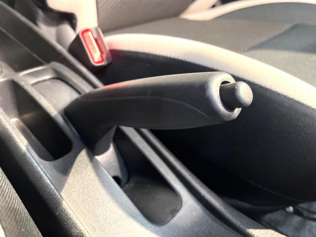 ノート Ｘ　禁煙車　純正ＳＤナビ　バックカメラ　衝突被害軽減システム　Ｂｌｕｅｔｏｏｔｈ　ＥＴＣ　フルセグ　コーナーセンサー　スマートキー　オートライト　　アイドリングストップシステム　ＣＤ再生（62枚目）