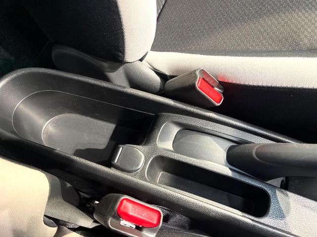 ノート Ｘ　禁煙車　純正ＳＤナビ　バックカメラ　衝突被害軽減システム　Ｂｌｕｅｔｏｏｔｈ　ＥＴＣ　フルセグ　コーナーセンサー　スマートキー　オートライト　　アイドリングストップシステム　ＣＤ再生（63枚目）