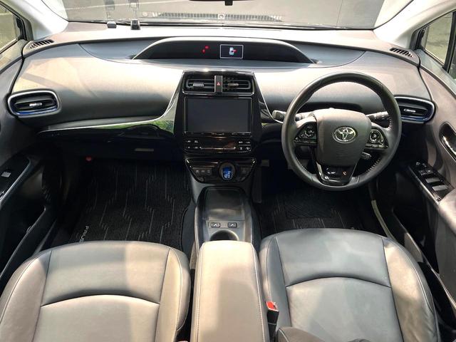 プリウス Ｓツーリングセレクション　モデリスタフルエアロ　純正９型ナビ　バックカメラ　衝突軽減装置　レーダークルーズ　禁煙車　ドラレコ　コーナーセンサー　シートヒーター　スマートキー　ＬＥＤヘッド　ＥＴＣ２．０　純正１７インチアルミ（2枚目）