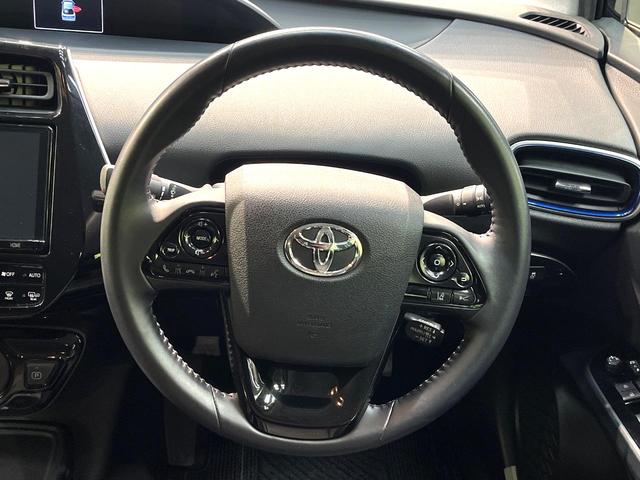 プリウス Ｓツーリングセレクション　モデリスタフルエアロ　純正９型ナビ　バックカメラ　衝突軽減装置　レーダークルーズ　禁煙車　ドラレコ　コーナーセンサー　シートヒーター　スマートキー　ＬＥＤヘッド　ＥＴＣ２．０　純正１７インチアルミ（11枚目）