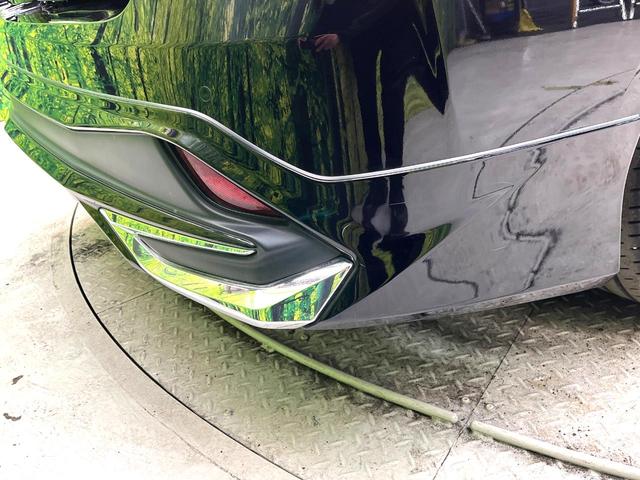 プリウス Ｓツーリングセレクション　モデリスタフルエアロ　純正９型ナビ　バックカメラ　衝突軽減装置　レーダークルーズ　禁煙車　ドラレコ　コーナーセンサー　シートヒーター　スマートキー　ＬＥＤヘッド　ＥＴＣ２．０　純正１７インチアルミ（24枚目）