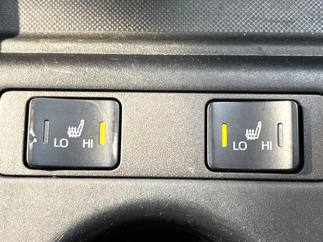 プリウス Ｓツーリングセレクション　モデリスタフルエアロ　純正９型ナビ　バックカメラ　衝突軽減装置　レーダークルーズ　禁煙車　ドラレコ　コーナーセンサー　シートヒーター　スマートキー　ＬＥＤヘッド　ＥＴＣ２．０　純正１７インチアルミ（30枚目）