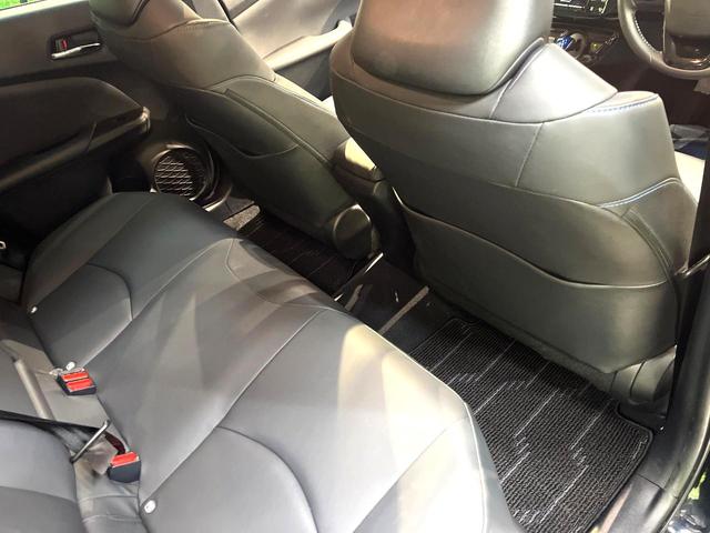 プリウス Ｓツーリングセレクション　モデリスタフルエアロ　純正９型ナビ　バックカメラ　衝突軽減装置　レーダークルーズ　禁煙車　ドラレコ　コーナーセンサー　シートヒーター　スマートキー　ＬＥＤヘッド　ＥＴＣ２．０　純正１７インチアルミ（64枚目）