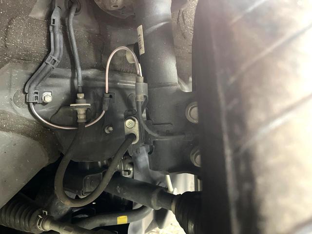 プリウス Ｓツーリングセレクション　モデリスタフルエアロ　純正９型ナビ　バックカメラ　衝突軽減装置　レーダークルーズ　禁煙車　ドラレコ　コーナーセンサー　シートヒーター　スマートキー　ＬＥＤヘッド　ＥＴＣ２．０　純正１７インチアルミ（65枚目）