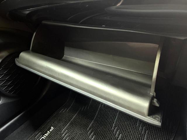 プリウス Ｓツーリングセレクション　モデリスタフルエアロ　純正９型ナビ　バックカメラ　衝突軽減装置　レーダークルーズ　禁煙車　ドラレコ　コーナーセンサー　シートヒーター　スマートキー　ＬＥＤヘッド　ＥＴＣ２．０　純正１７インチアルミ（73枚目）