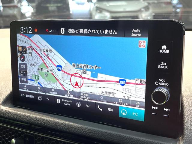 �y�X�C���`�@�z���_�R�l�N�g�f�B�X�v���C�z���F���̍������ʃf�B�X�v���C�Ńi�r�̎g�p��A�������̃X�}�[�g�t�H���ƘA�g�����������������������ł̉��y�Đ����\�ł���