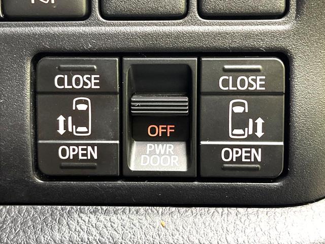 ヴォクシー ＺＳ　煌ＩＩＩ　禁煙車　両側電動スライドドア　純正ＳＤナビ　後席モニター　衝突被害軽減システム　ハーフレザーシート　ドラレコ　コーナーセンサー　スマートキー　ＬＥＤヘッド　ＥＴＣ　クルコン（5枚目）