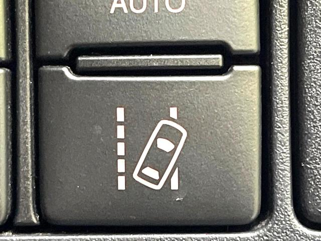 ヴォクシー ＺＳ　煌ＩＩＩ　禁煙車　両側電動スライドドア　純正ＳＤナビ　後席モニター　衝突被害軽減システム　ハーフレザーシート　ドラレコ　コーナーセンサー　スマートキー　ＬＥＤヘッド　ＥＴＣ　クルコン（7枚目）