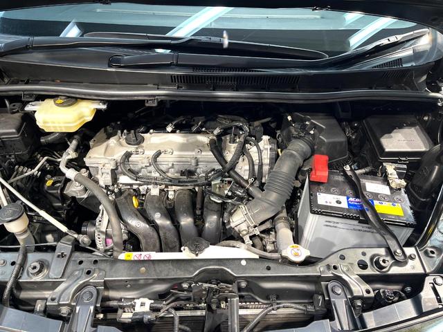 ヴォクシー ＺＳ　煌ＩＩＩ　禁煙車　両側電動スライドドア　純正ＳＤナビ　後席モニター　衝突被害軽減システム　ハーフレザーシート　ドラレコ　コーナーセンサー　スマートキー　ＬＥＤヘッド　ＥＴＣ　クルコン（18枚目）