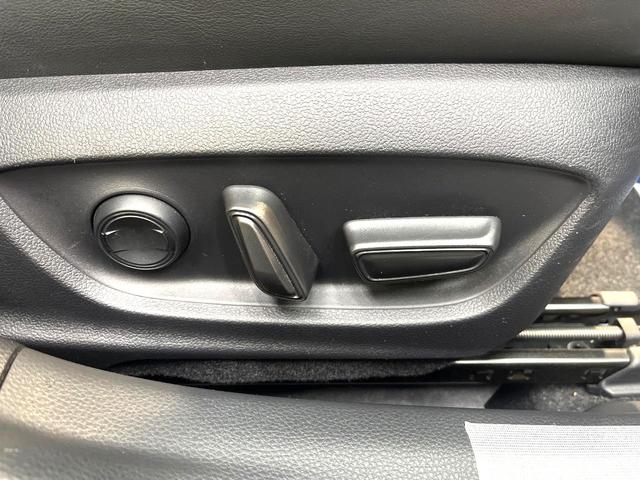 プリウス Ｚ　モデリスタエアロ　ガラスルーフ　禁煙車　全周囲カメラ　純正１２型ナビ　衝突被害軽減　シートベンチレーション　レーダークルーズ　ＥＴＣ　フルセグ　メモリー付パワーシート　コーナーセンサー　ＬＥＤヘッド（30枚目）