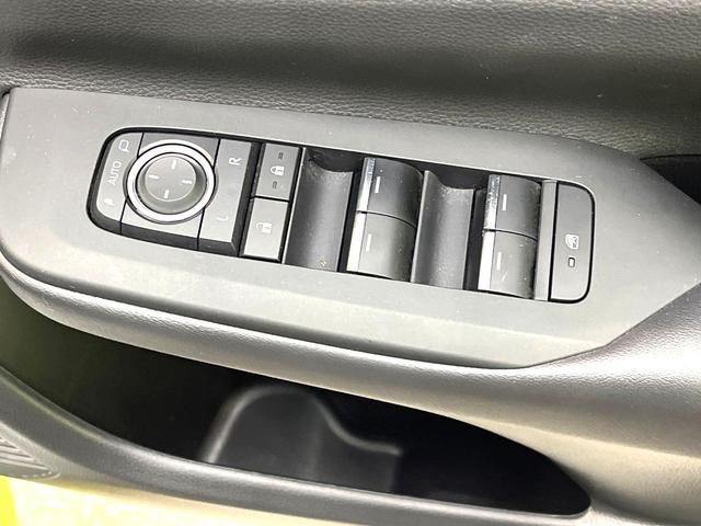 プリウス Ｚ　モデリスタエアロ　ガラスルーフ　禁煙車　全周囲カメラ　純正１２型ナビ　衝突被害軽減　シートベンチレーション　レーダークルーズ　ＥＴＣ　フルセグ　メモリー付パワーシート　コーナーセンサー　ＬＥＤヘッド（40枚目）