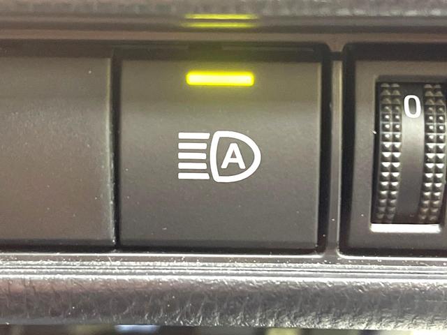 プリウス Ｚ　モデリスタエアロ　ガラスルーフ　禁煙車　全周囲カメラ　純正１２型ナビ　衝突被害軽減　シートベンチレーション　レーダークルーズ　ＥＴＣ　フルセグ　メモリー付パワーシート　コーナーセンサー　ＬＥＤヘッド（41枚目）