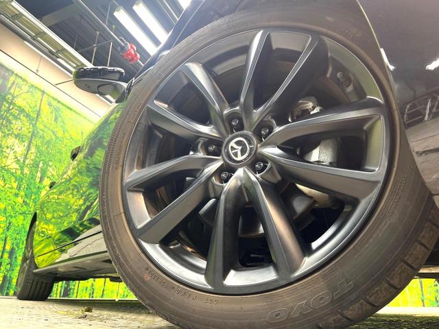 �y�����P�W�C���`�A���~�z�C�[���z�O�ςɃ}�b�`���������A���~�z�C�[���𑕒����Ă���܂��B�e��ЊO�A���~�z�C�[����A�X�^�b�h���X�^�C�����戵�����Ă���܂��B���񂲑��k����������