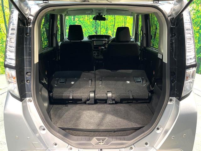 ���i�̂���������ʋ΁A���}���ɏ\���ȉ׎��X�y�[�X���m�ۂ��Ă���܂��B�Z�J���h�V�[�g��|���ƁA�傫�ȉו��̐ύڂ��\�ł���