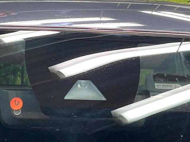 �y�g���^�Z�[�t�e�B�Z���X�z���s���ɑO���̎ԗ�����F�����A�Փ˂������Ȏ��͌x��ƃu���[�L�ŏՓˉ���Ɣ�Q�y�����A�V�X�g�B�����S�Ƀh���C�u�����y���݂��������܂��B