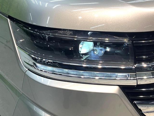 スペーシアカスタム ハイブリッドＸＳ　禁煙車　純正９インチナビ　両側電動ドア　全周囲カメラ　衝突被害軽減システム　レーダークルーズ　ハーフレザーシート　ドラレコ　コーナーセンサー　スマートキー　ＬＥＤヘッド　ビルトインＥＴＣ（28枚目）