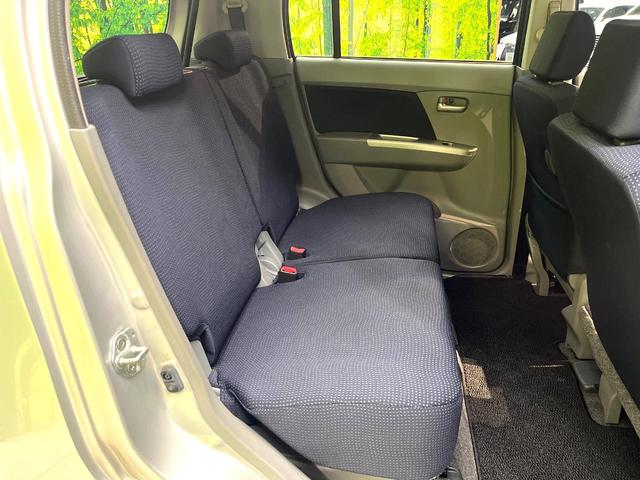 ワゴンＲ ＦＸリミテッド　禁煙車　スマートキー　オーディオ　エアコン　ＣＤ再生　プライバシーガラス　盗難防止システム　ベンチシート　シートアンダートレイ　電動格納ミラー　バニティミラー　１４インチアルミホイール（9枚目）