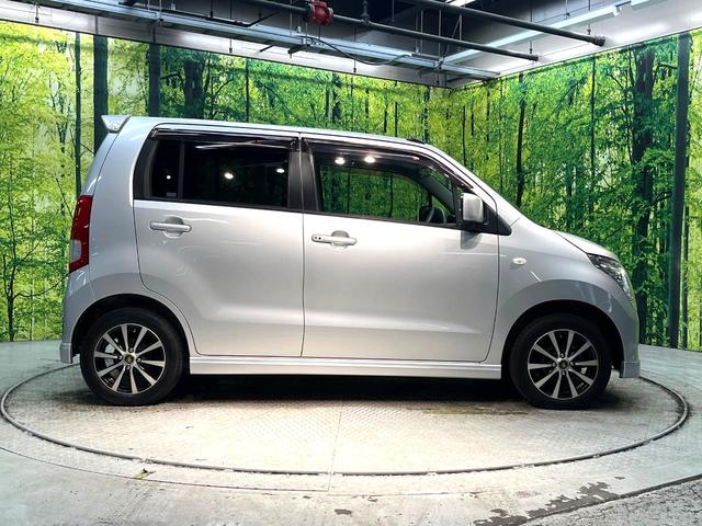 ワゴンR FXリミテッド 禁煙車 スマートキー オーディオ エアコン CD再生 プライバシーガラス 盗難防止システム ベンチシート シートアンダートレイ 電動格納ミラー バニティミラー 14インチアルミホイール(32枚目)