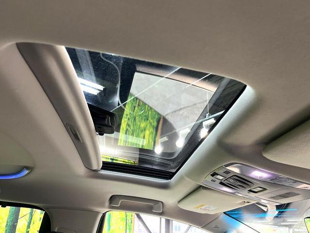 アルファード ２．５Ｓ　Ｃパッケージ　禁煙車　サンルーフ　１０インチナビ　両側電動ドア　１２インチ後席モニター　バックカメラ　衝突被害軽減システム　レーダークルーズ　電動リアゲート　レザーシート　前後席パワーシート　ドラレコ（4枚目）