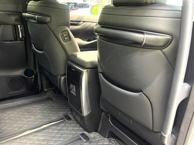 アルファード ２．５Ｓ　Ｃパッケージ　禁煙車　サンルーフ　１０インチナビ　両側電動ドア　１２インチ後席モニター　バックカメラ　衝突被害軽減システム　レーダークルーズ　電動リアゲート　レザーシート　前後席パワーシート　ドラレコ（71枚目）