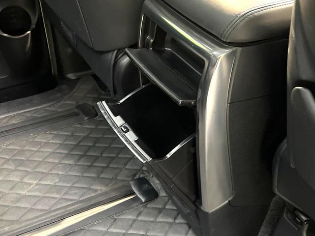 アルファード ２．５Ｓ　Ｃパッケージ　禁煙車　サンルーフ　１０インチナビ　両側電動ドア　１２インチ後席モニター　バックカメラ　衝突被害軽減システム　レーダークルーズ　電動リアゲート　レザーシート　前後席パワーシート　ドラレコ（73枚目）