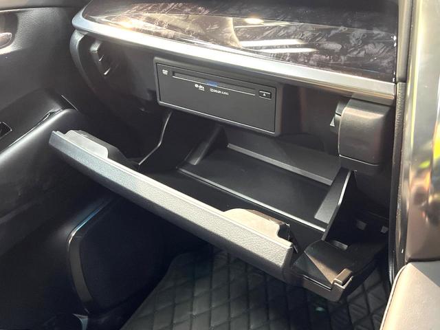アルファード ２．５Ｓ　Ｃパッケージ　禁煙車　サンルーフ　１０インチナビ　両側電動ドア　１２インチ後席モニター　バックカメラ　衝突被害軽減システム　レーダークルーズ　電動リアゲート　レザーシート　前後席パワーシート　ドラレコ（77枚目）