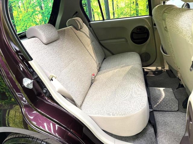 パッソ Ｘ　ユルリ　禁煙車　純正ナビ　ＥＴＣ　スマートキー　盗難防止装置　プライバシーガラス　ＣＤ／ＤＶＤ再生　電動格納ドアミラー　トラクションコントロール　ヘッドライトレベライザー　アームレスト（9枚目）