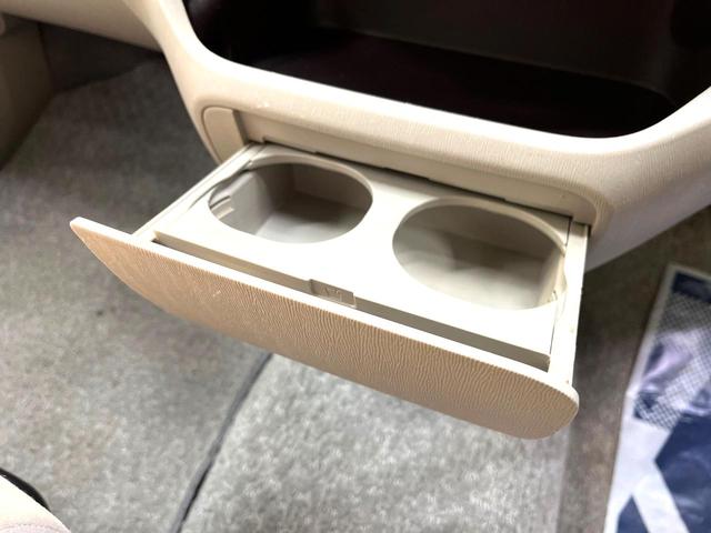 パッソ Ｘ　ユルリ　禁煙車　純正ナビ　ＥＴＣ　スマートキー　盗難防止装置　プライバシーガラス　ＣＤ／ＤＶＤ再生　電動格納ドアミラー　トラクションコントロール　ヘッドライトレベライザー　アームレスト（52枚目）