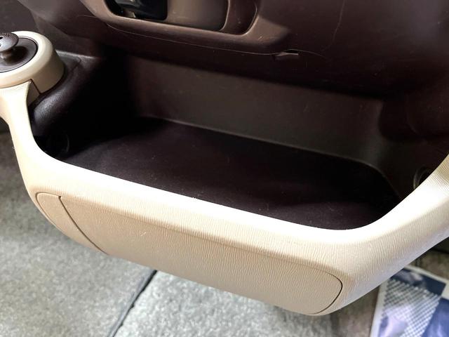 パッソ Ｘ　ユルリ　禁煙車　純正ナビ　ＥＴＣ　スマートキー　盗難防止装置　プライバシーガラス　ＣＤ／ＤＶＤ再生　電動格納ドアミラー　トラクションコントロール　ヘッドライトレベライザー　アームレスト（53枚目）