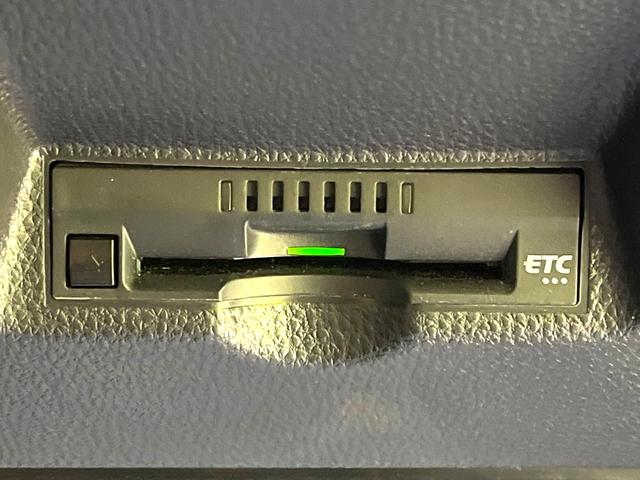 ヤリスクロス ハイブリッドZ バックカメラ 衝突被害軽減システム レーダークルーズ 禁煙車 ハーフレザーシート パワーシート ドラレコ コーナーセンサー スマートキー LEDヘッド 純正8型ディスプレイオーディオ ETC(7枚目)