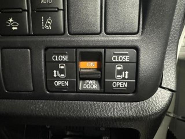 ヴォクシー ＺＳ　煌　モデリスタフルエアロ　両側電動ドア　純正１０．５型ＳＤナビ　フリップダウンモニター　バックカメラ　衝突被害軽減システム　ドライブレコーダー　スマートキー　ＬＥＤヘッド　ＥＴＣ２．０　クルコン（4枚目）