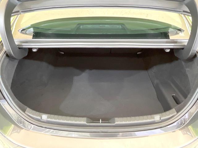 ＭＡＺＤＡ３セダン ２０Ｓ　Ｌパッケージ　純正８．８型コネクトナビ　全周囲カメラ　衝突被害軽減システム　禁煙車　レザーシート　パワーシート　レーダークルコン　ステアリングヒーター　シートヒータ―　コーナーセンサー　パドルシフト　ＢＳＭ　ＥＴＣ（10枚目）