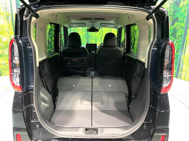 ���i�̂���������ʋ΁A���}���ɏ\���ȉ׎��X�y�[�X���m�ۂ��Ă���܂��B�Z�J���h�V�[�g��|���ƁA�傫�ȉו��̐ύڂ��\�ł���