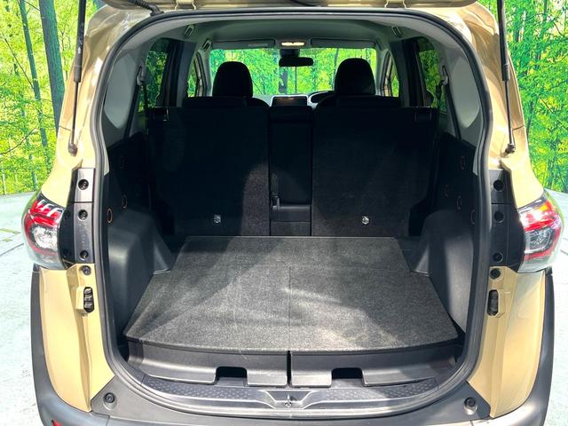 シエンタ ファンベースＧ　両側電動スライドドア　純正９型ナビ　全周囲カメラ　衝突軽減装置　禁煙車　スマートキー　ＬＥＤヘッドライト　ＥＴＣ　車線逸脱警報　オートライト　ｂｌｕｅｔｏｏｔｈ再生　フルセグ（10枚目）