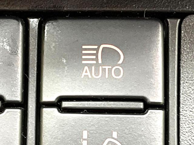 シエンタ ファンベースＧ　両側電動スライドドア　純正９型ナビ　全周囲カメラ　衝突軽減装置　禁煙車　スマートキー　ＬＥＤヘッドライト　ＥＴＣ　車線逸脱警報　オートライト　ｂｌｕｅｔｏｏｔｈ再生　フルセグ（55枚目）