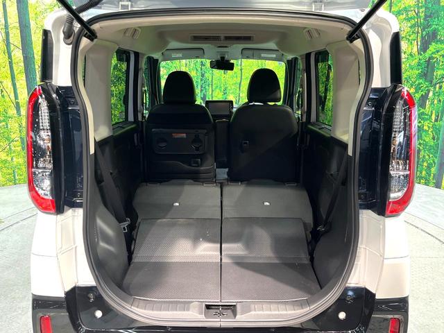 ���i�̂���������ʋ΁A���}���ɏ\���ȉ׎��X�y�[�X���m�ۂ��Ă���܂��B�Z�J���h�V�[�g��|���ƁA�傫�ȉו��̐ύڂ��\�ł���